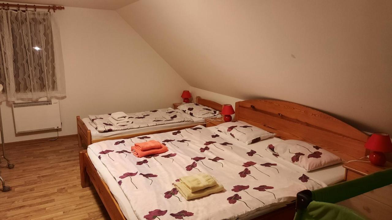 Podkrovi V Jihoceskem Statku Nemejice Экстерьер фото