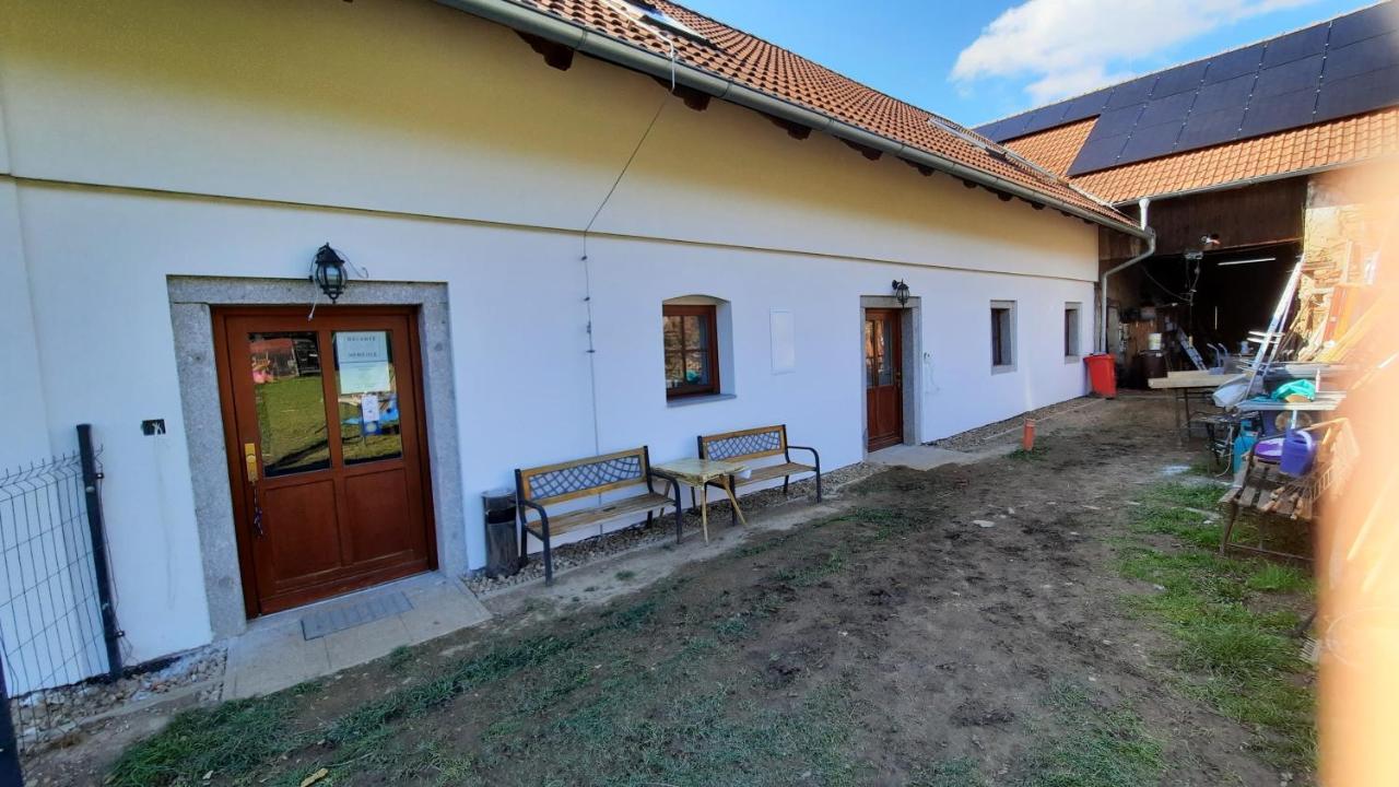 Podkrovi V Jihoceskem Statku Nemejice Экстерьер фото