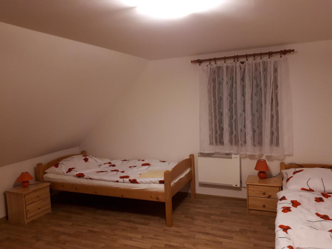 Podkrovi V Jihoceskem Statku Nemejice Экстерьер фото